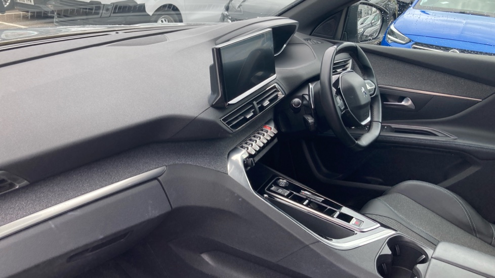 Peugeot 5008 1.2 PureTech Allure Premium+ 5dr EAT8 Petrol Estate - Image 9