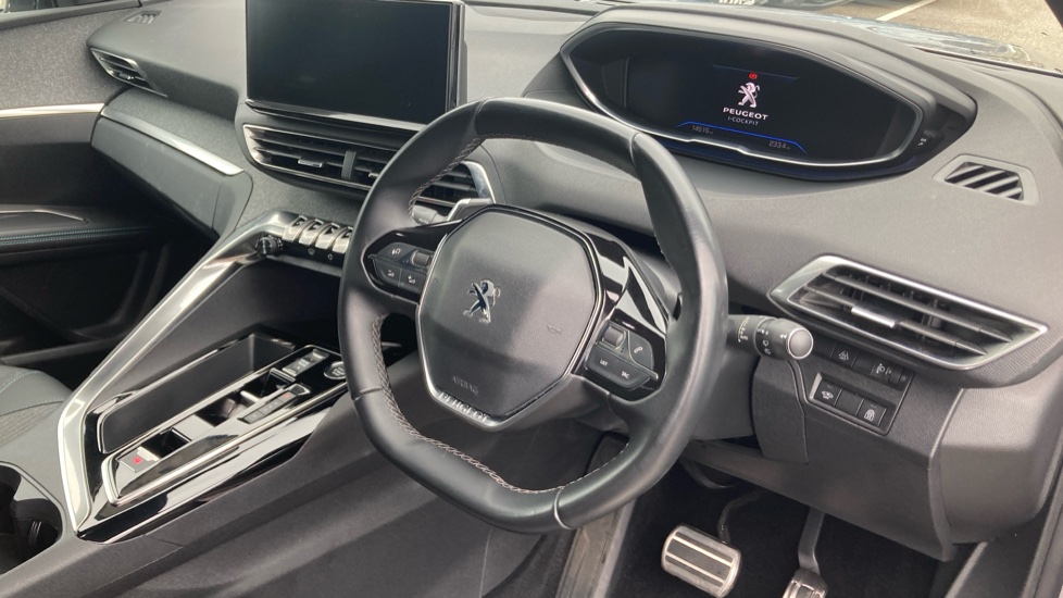 Peugeot 5008 1.2 PureTech Allure Premium+ 5dr EAT8 Petrol Estate - Image 11
