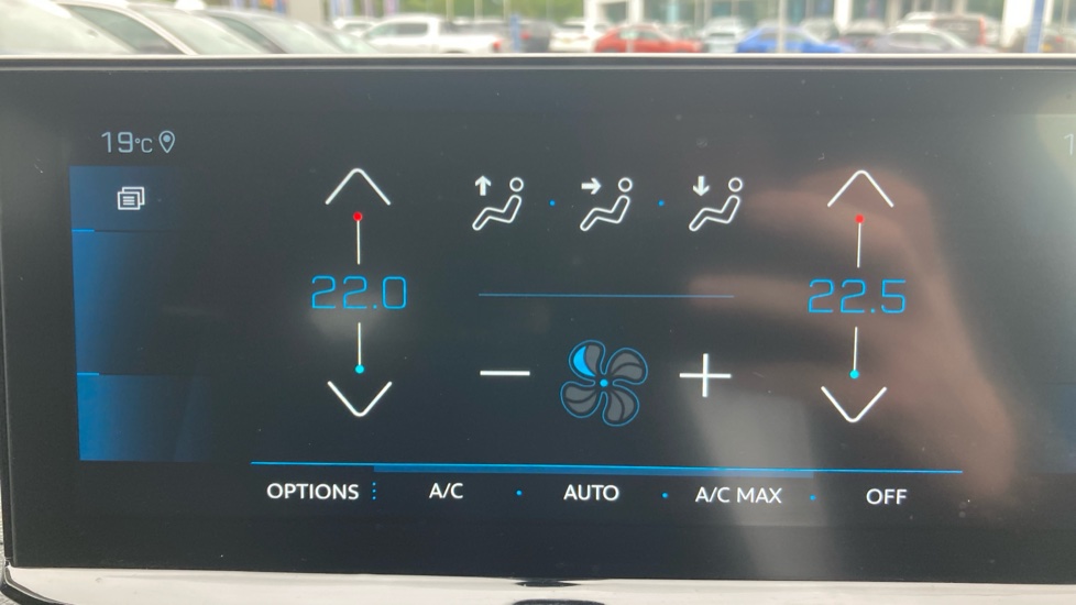 Peugeot 5008 1.2 PureTech Allure Premium+ 5dr EAT8 Petrol Estate - Image 31