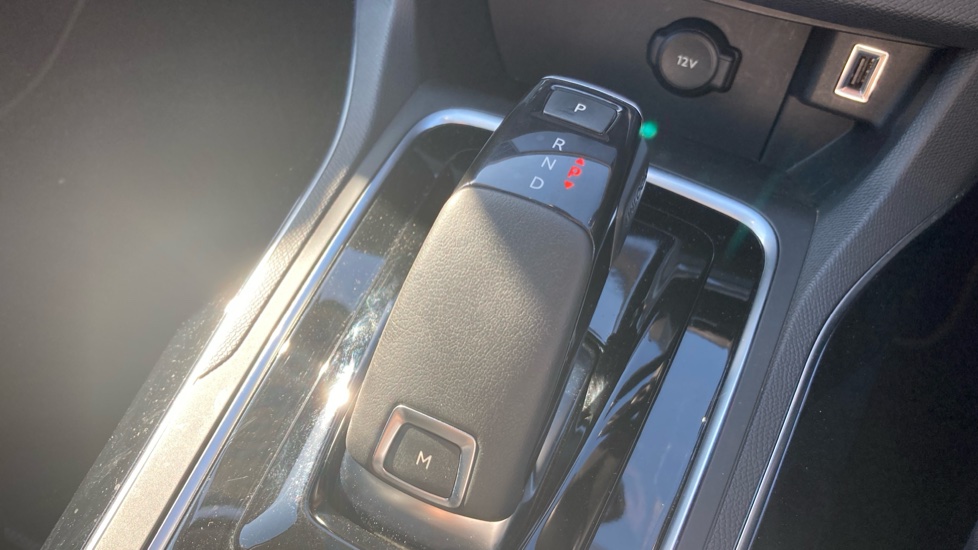 Peugeot 308 1.2 PureTech 130 Tech Edition 5dr EAT8 Petrol Hatchback - Image 13