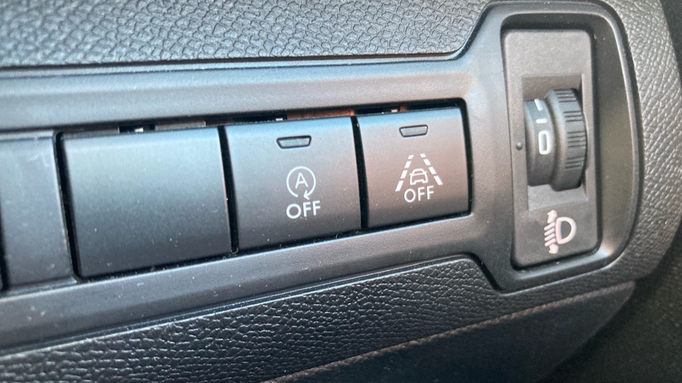 Peugeot 308 1.2 PureTech 130 Tech Edition 5dr EAT8 Petrol Hatchback - Image 21