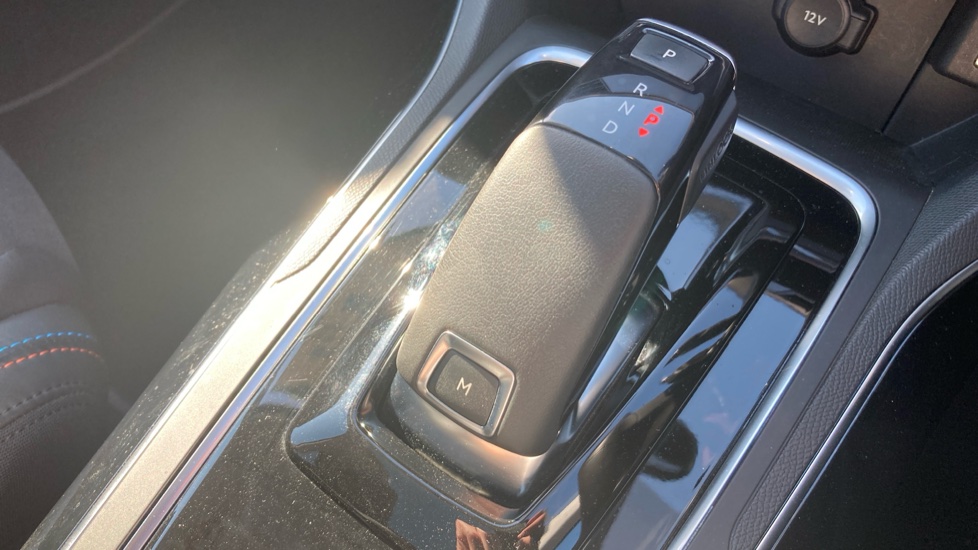 Peugeot 308 1.2 PureTech 130 Tech Edition 5dr EAT8 Petrol Hatchback - Image 25