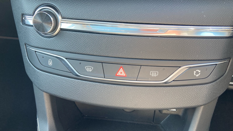 Peugeot 308 1.2 PureTech 130 Tech Edition 5dr EAT8 Petrol Hatchback - Image 27
