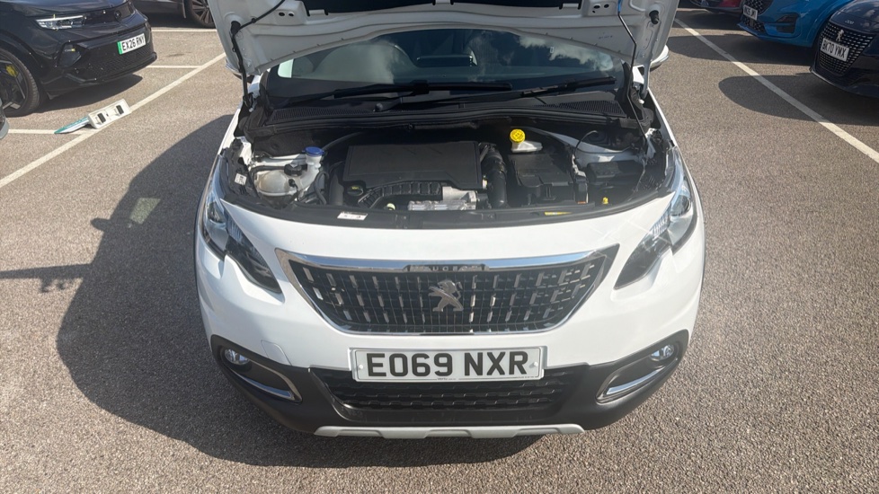 Peugeot 2008 1.2 PureTech 110 Allure Premium 5dr Petrol Estate - Image 8