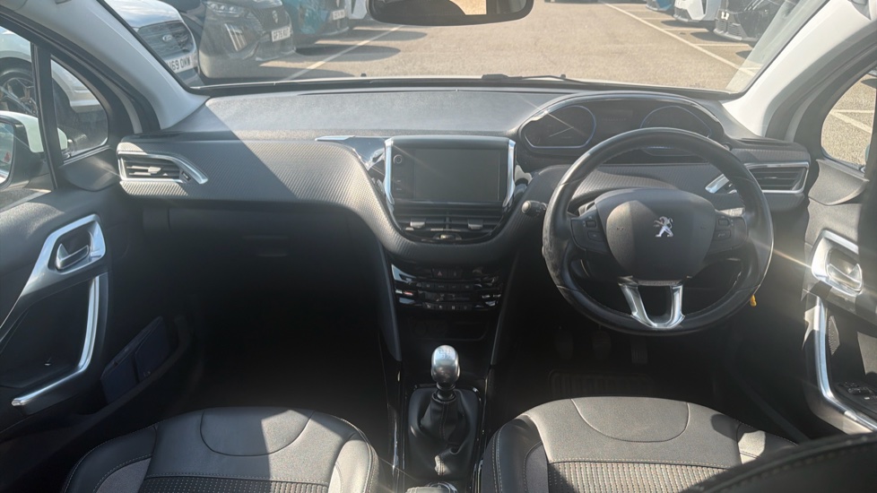 Peugeot 2008 1.2 PureTech 110 Allure Premium 5dr Petrol Estate - Image 10
