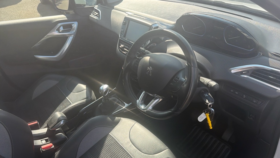 Peugeot 2008 1.2 PureTech 110 Allure Premium 5dr Petrol Estate - Image 11