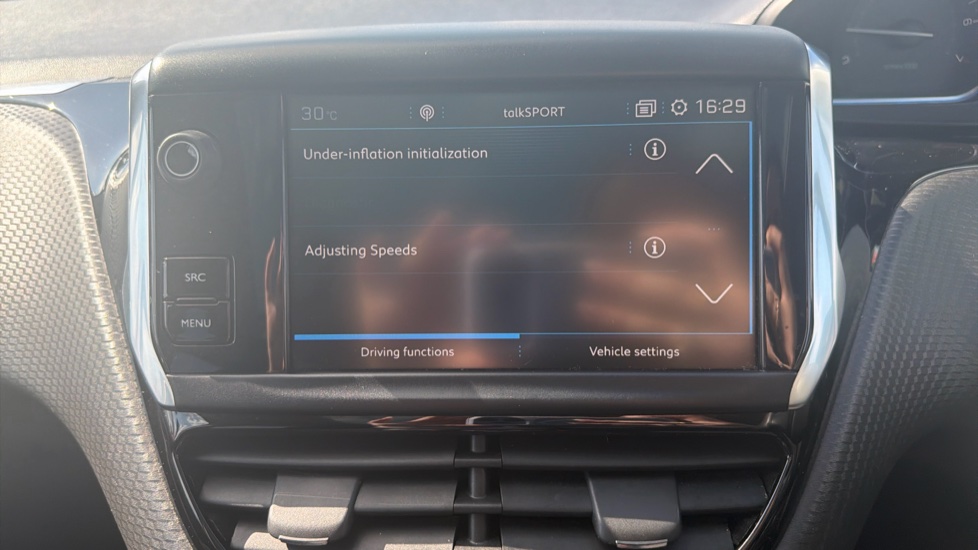Peugeot 2008 1.2 PureTech 110 Allure Premium 5dr Petrol Estate - Image 32