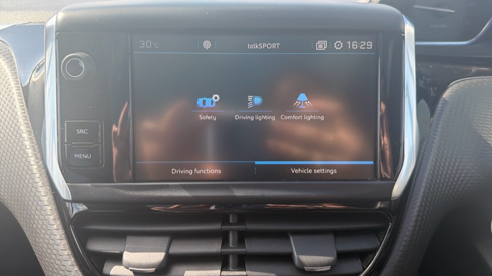 Peugeot 2008 1.2 PureTech 110 Allure Premium 5dr Petrol Estate - Image 33