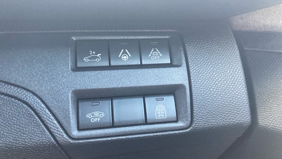 Peugeot 3008 1.2 PureTech GT Premium 5dr EAT8 Petrol Estate - Image 28