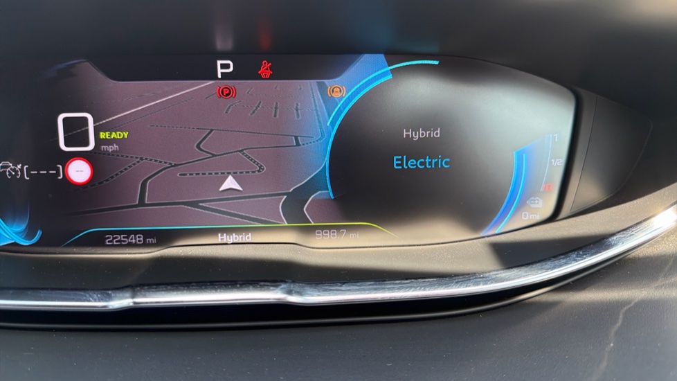 Peugeot 3008 1.6 Hybrid 225 GT Premium 5dr e-EAT8 Estate - Image 30