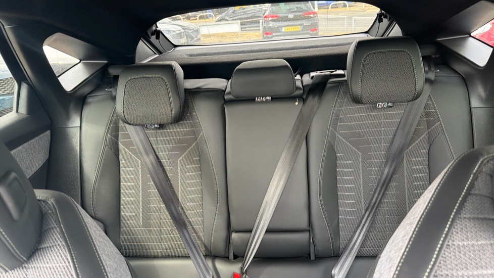 Peugeot 3008 1.2 Hybrid 136 GT 5dr e-DSC6 Petrol Estate - Image 15
