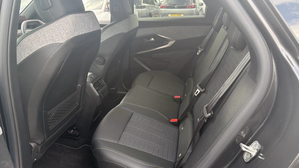 Peugeot 3008 1.2 Hybrid 136 GT 5dr e-DSC6 Petrol Estate - Image 16