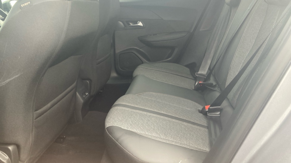 Peugeot 2008 1.2 PureTech 130 Allure 5dr Petrol Estate - Image 16