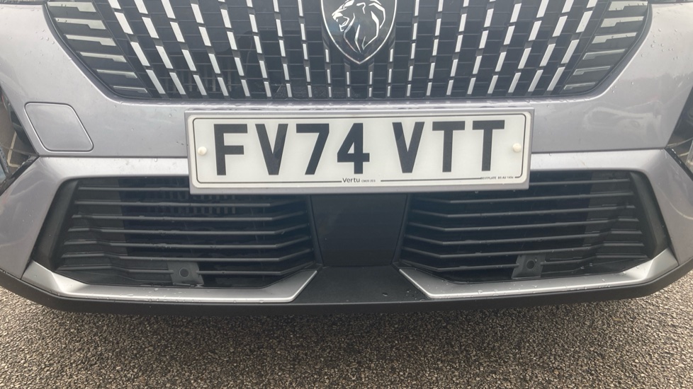 Peugeot 2008 1.2 PureTech 130 Allure 5dr Petrol Estate - Image 35