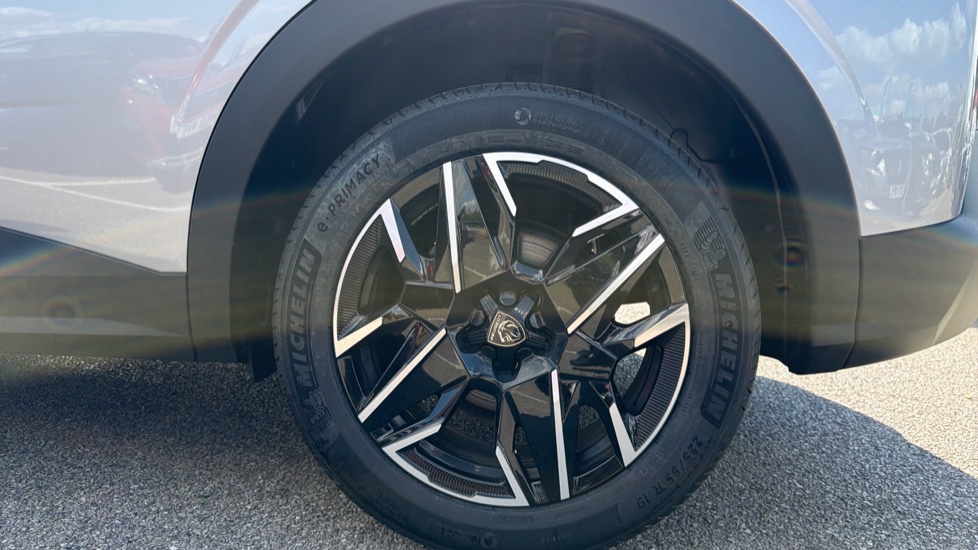 Peugeot 3008 1.2 Hybrid 136 GT 5dr e-DSC6 Petrol Estate - Image 7