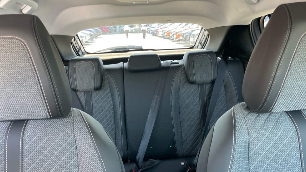 Peugeot 208 1.2 PureTech 100 Allure 5dr Petrol Hatchback - Image 15