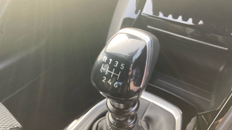 Peugeot 208 1.2 PureTech 100 GT 5dr Petrol Hatchback - Image 13