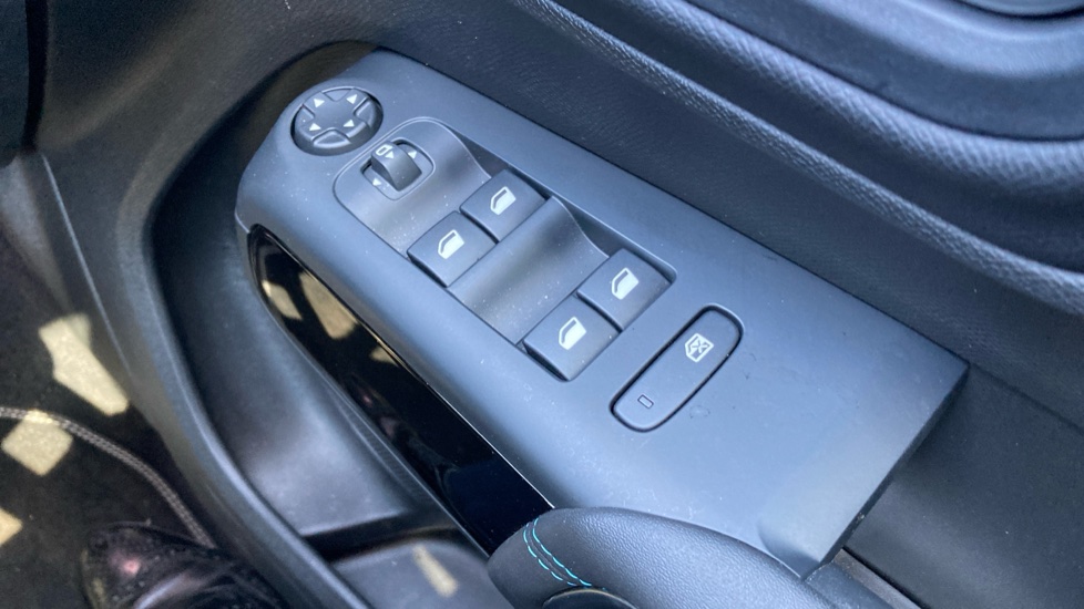 Citroen C5 Aircross 1.2 PureTech C-Series Edition 5dr Petrol Hatchback - Image 30