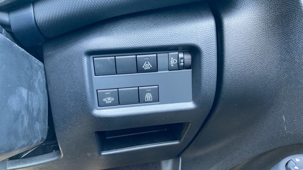 Citroen C5 Aircross 1.2 PureTech C-Series Edition 5dr Petrol Hatchback - Image 31