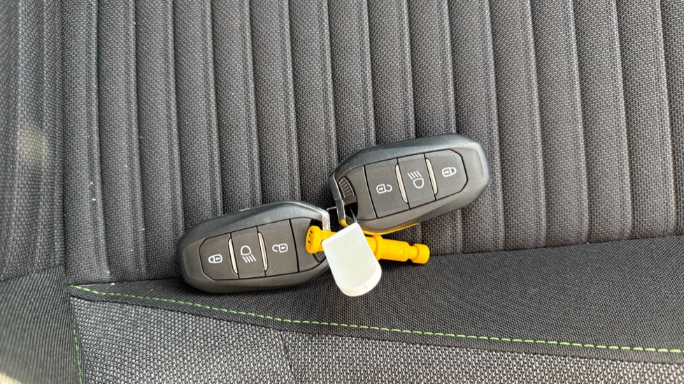 Peugeot 208 1.2 PureTech 100 Active 5dr Petrol Hatchback - Image 20