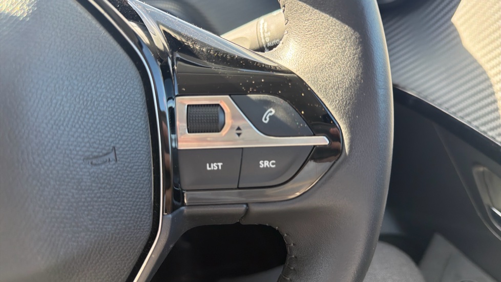Peugeot 208 1.2 PureTech 100 Active 5dr Petrol Hatchback - Image 22