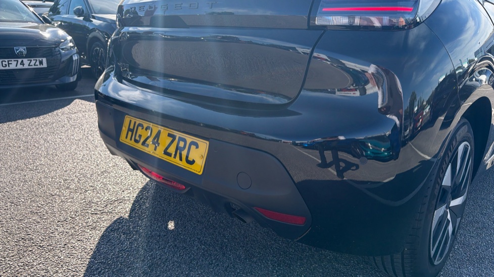 Peugeot 208 1.2 PureTech 100 Active 5dr Petrol Hatchback - Image 39