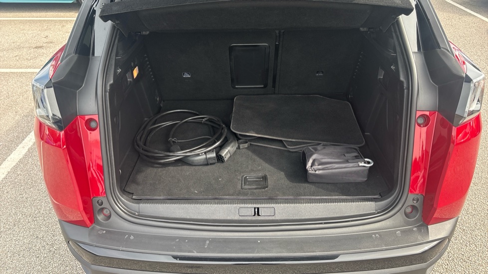 Peugeot 3008 1.6 Hybrid4 300 GT 5dr e-EAT8 Estate - Image 4