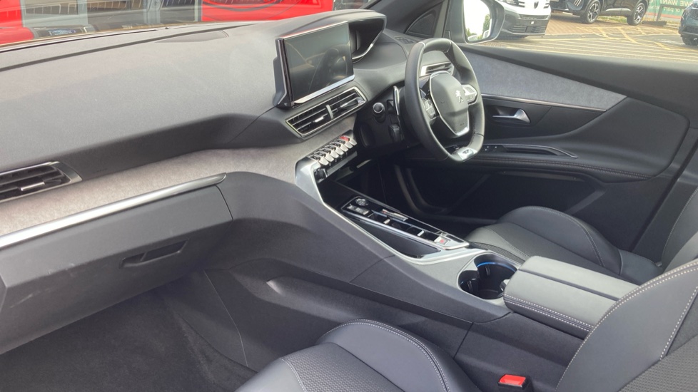 Peugeot 3008 1.2 Hybrid 136 GT 5dr e-DSC6 Petrol Estate - Image 9