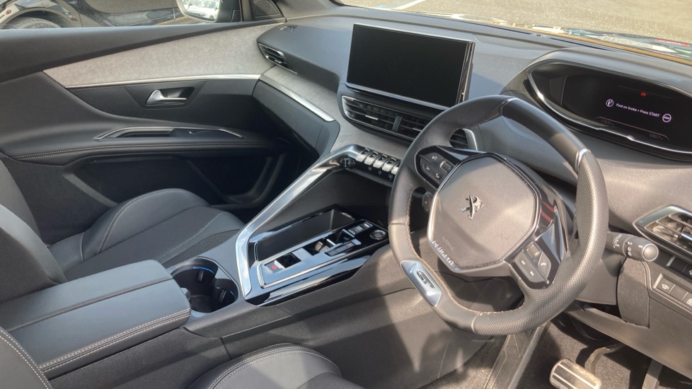 Peugeot 3008 1.2 Hybrid 136 GT 5dr e-DSC6 Petrol Estate - Image 11