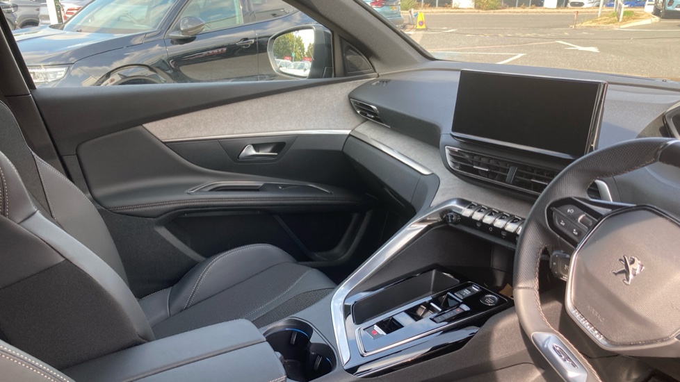 Peugeot 3008 1.2 Hybrid 136 GT 5dr e-DSC6 Petrol Estate - Image 14