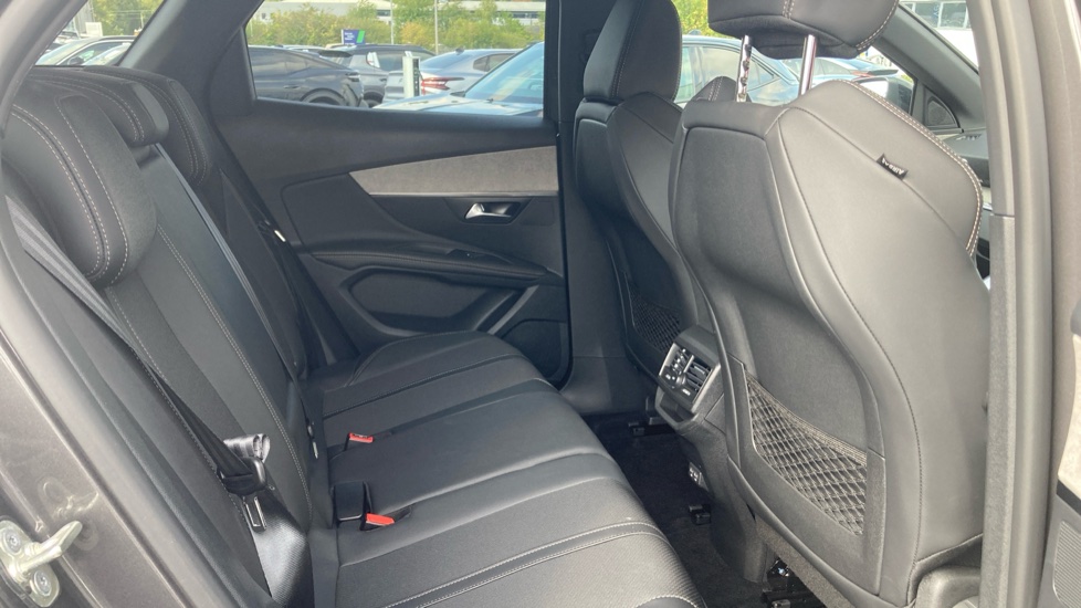 Peugeot 3008 1.2 Hybrid 136 GT 5dr e-DSC6 Petrol Estate - Image 16