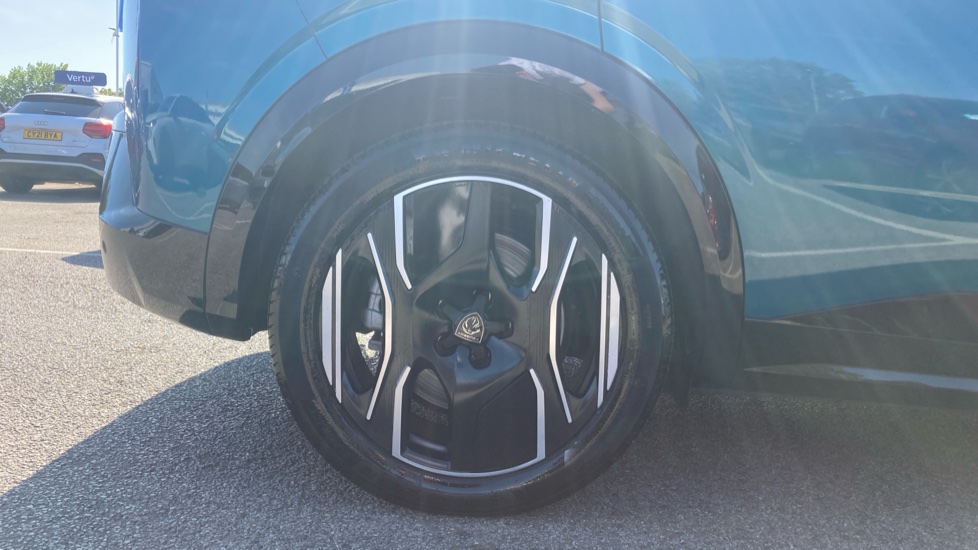 Peugeot 3008 157kW GT 73kWh 5dr Auto Electric Estate - Image 7