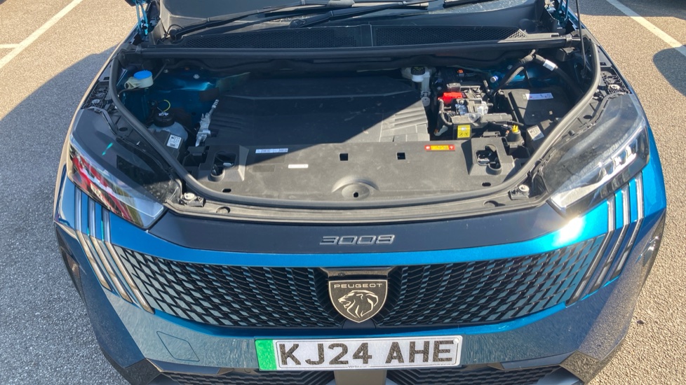 Peugeot 3008 157kW GT 73kWh 5dr Auto Electric Estate - Image 8
