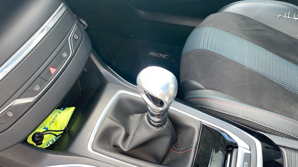 Peugeot 308 1.2 PureTech 130 Tech Edition 5dr Petrol Hatchback - Image 13