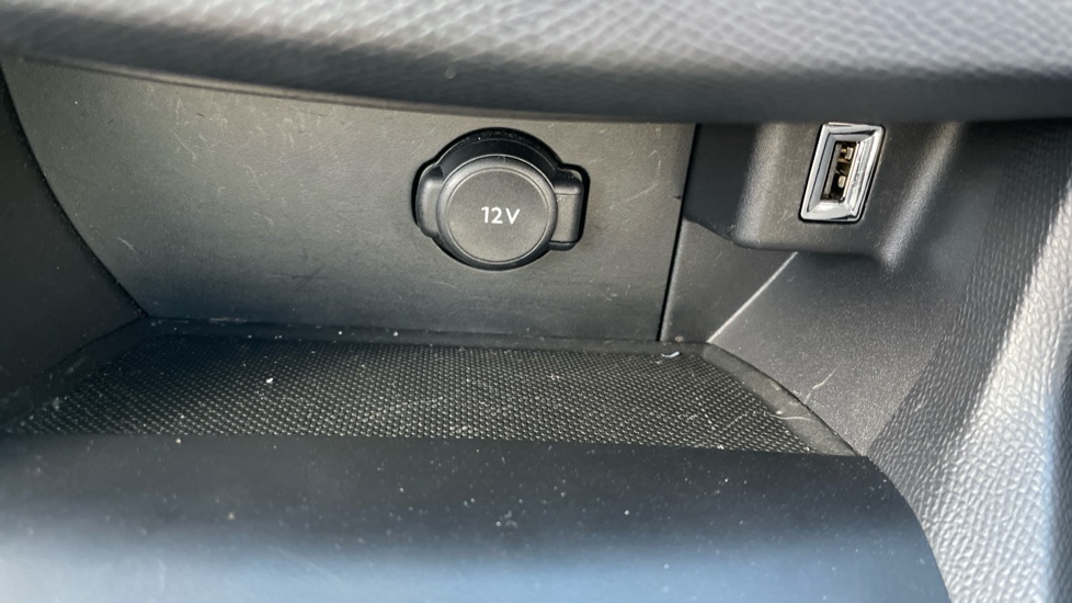 Peugeot 308 1.2 PureTech 130 Tech Edition 5dr Petrol Hatchback - Image 38