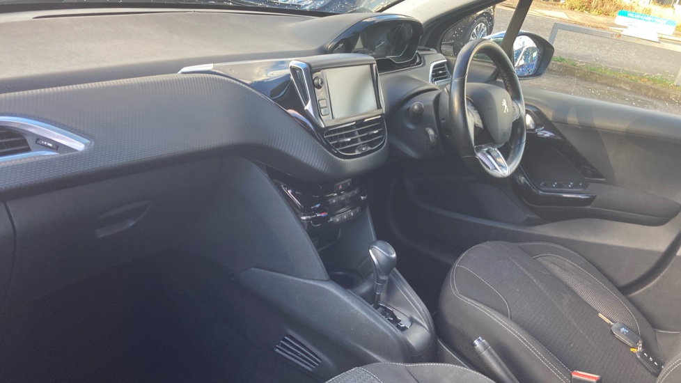 Peugeot 208 1.2 PureTech 110 Tech Edition 5dr EAT6 Petrol Hatchback - Image 9