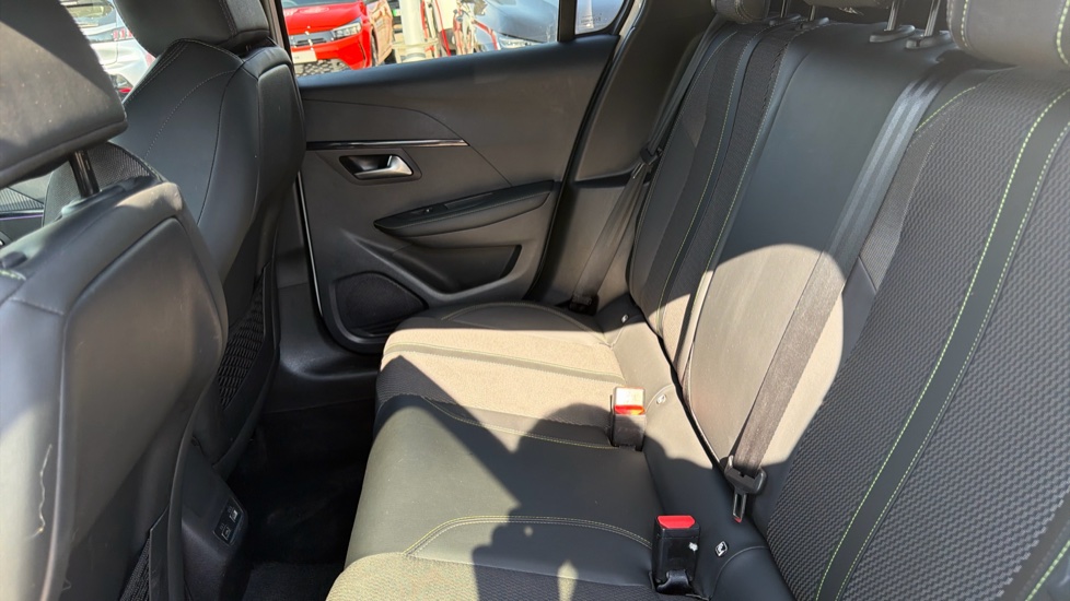 Peugeot 208 1.2 Hybrid 136 GT 5dr e-DSC6 Petrol Hatchback - Image 16