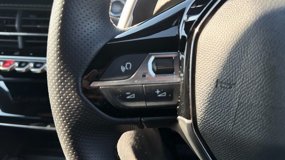 Peugeot 208 1.2 Hybrid 136 GT 5dr e-DSC6 Petrol Hatchback - Image 21
