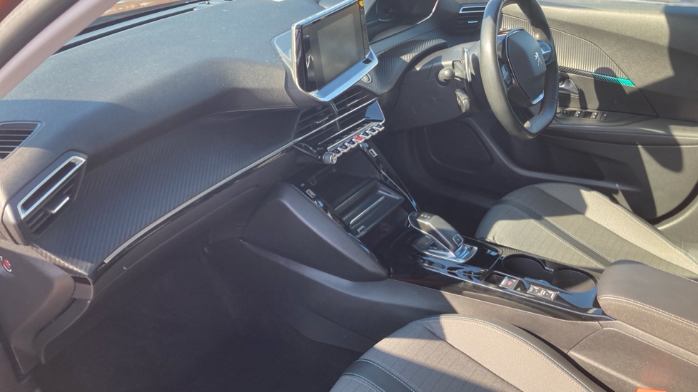 Peugeot 2008 1.2 PureTech 130 Allure 5dr EAT8 Petrol Estate - Image 9