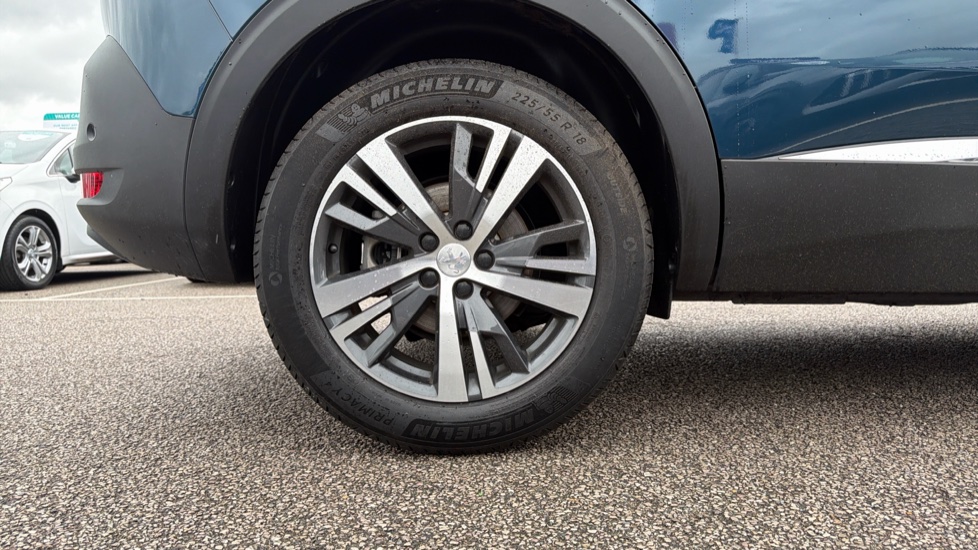 Peugeot 5008 1.2 PureTech Allure Premium+ 5dr EAT8 Petrol Estate - Image 7