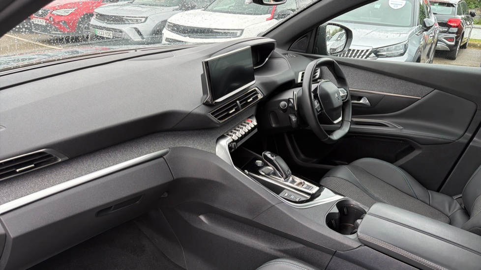 Peugeot 5008 1.2 PureTech Allure Premium+ 5dr EAT8 Petrol Estate - Image 9
