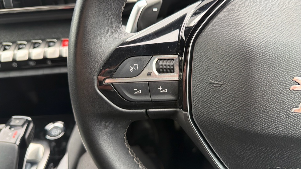 Peugeot 5008 1.2 PureTech Allure Premium+ 5dr EAT8 Petrol Estate - Image 21