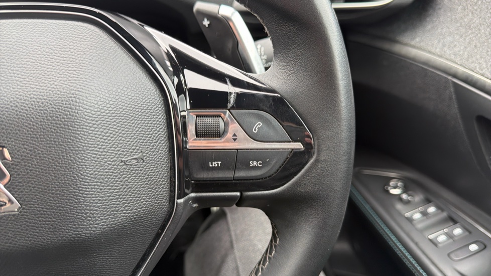 Peugeot 5008 1.2 PureTech Allure Premium+ 5dr EAT8 Petrol Estate - Image 22