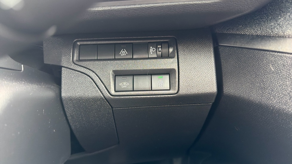 Peugeot 5008 1.2 PureTech Allure Premium+ 5dr EAT8 Petrol Estate - Image 24