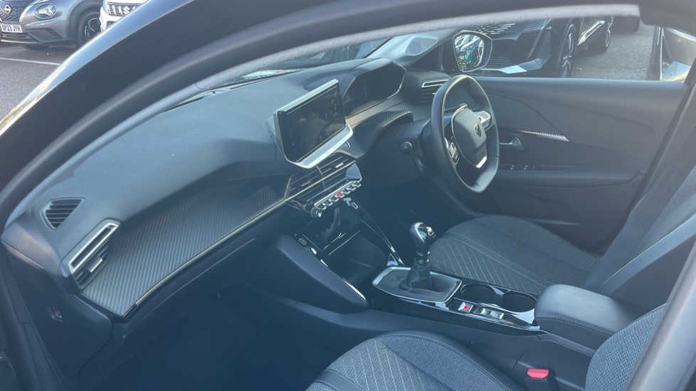 Peugeot 208 1.2 PureTech 100 Allure 5dr Petrol Hatchback - Image 9