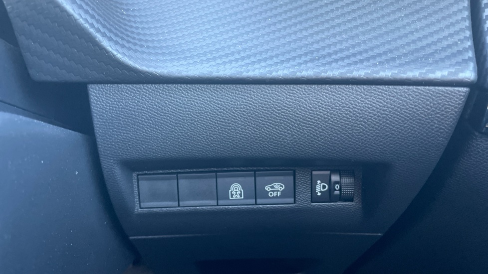 Peugeot 208 1.2 PureTech 100 Allure 5dr Petrol Hatchback - Image 27