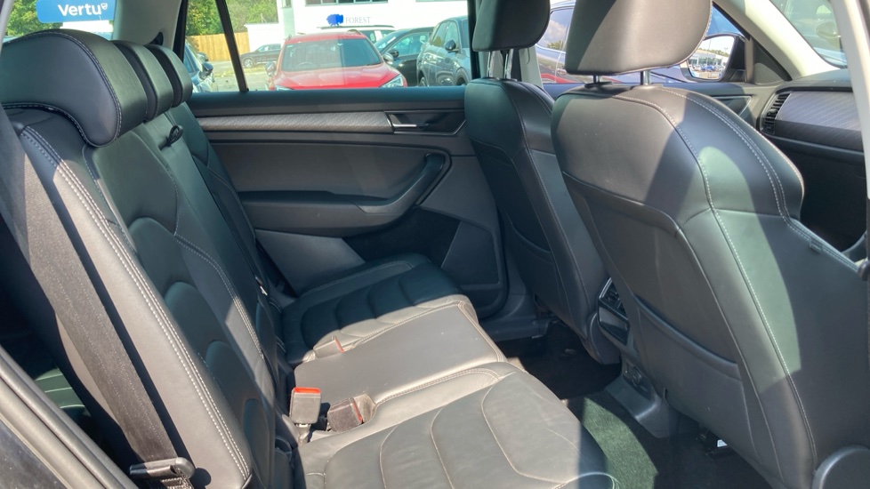 Skoda Kodiaq 1.5 TSI SE L Executive 5dr DSG [7 Seat] Petrol Estate - Image 16