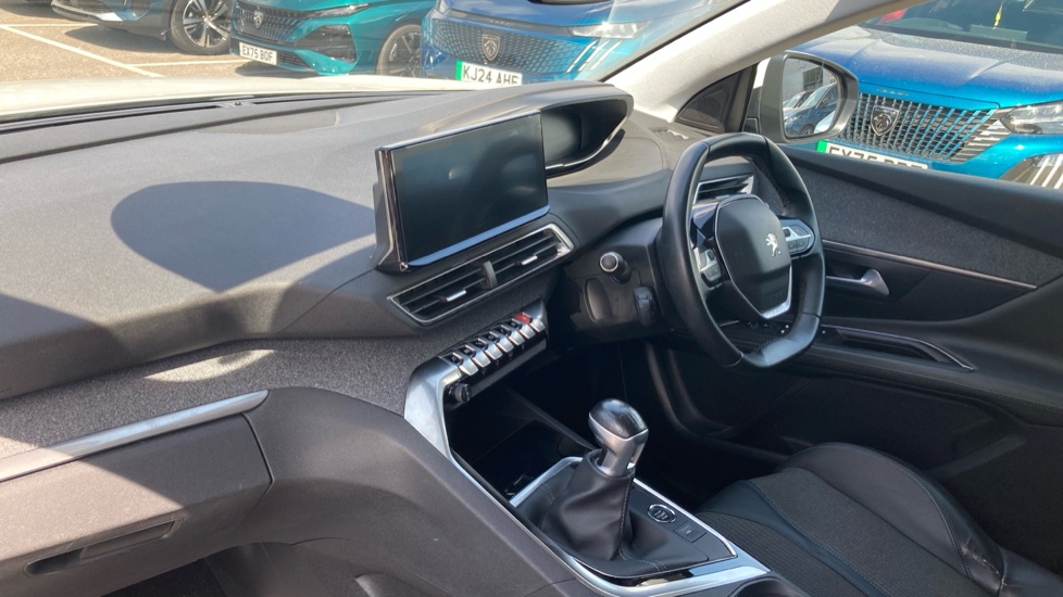 Peugeot 3008 1.2 PureTech Allure Premium 5dr Petrol Estate - Image 9