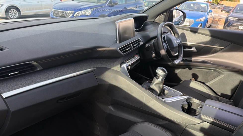 Peugeot 5008 1.2 PureTech GT Line Premium 5dr Petrol Estate - Image 9
