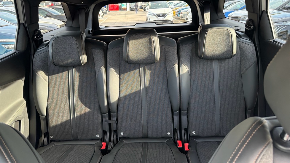 Peugeot 5008 1.2 PureTech GT Line Premium 5dr Petrol Estate - Image 15
